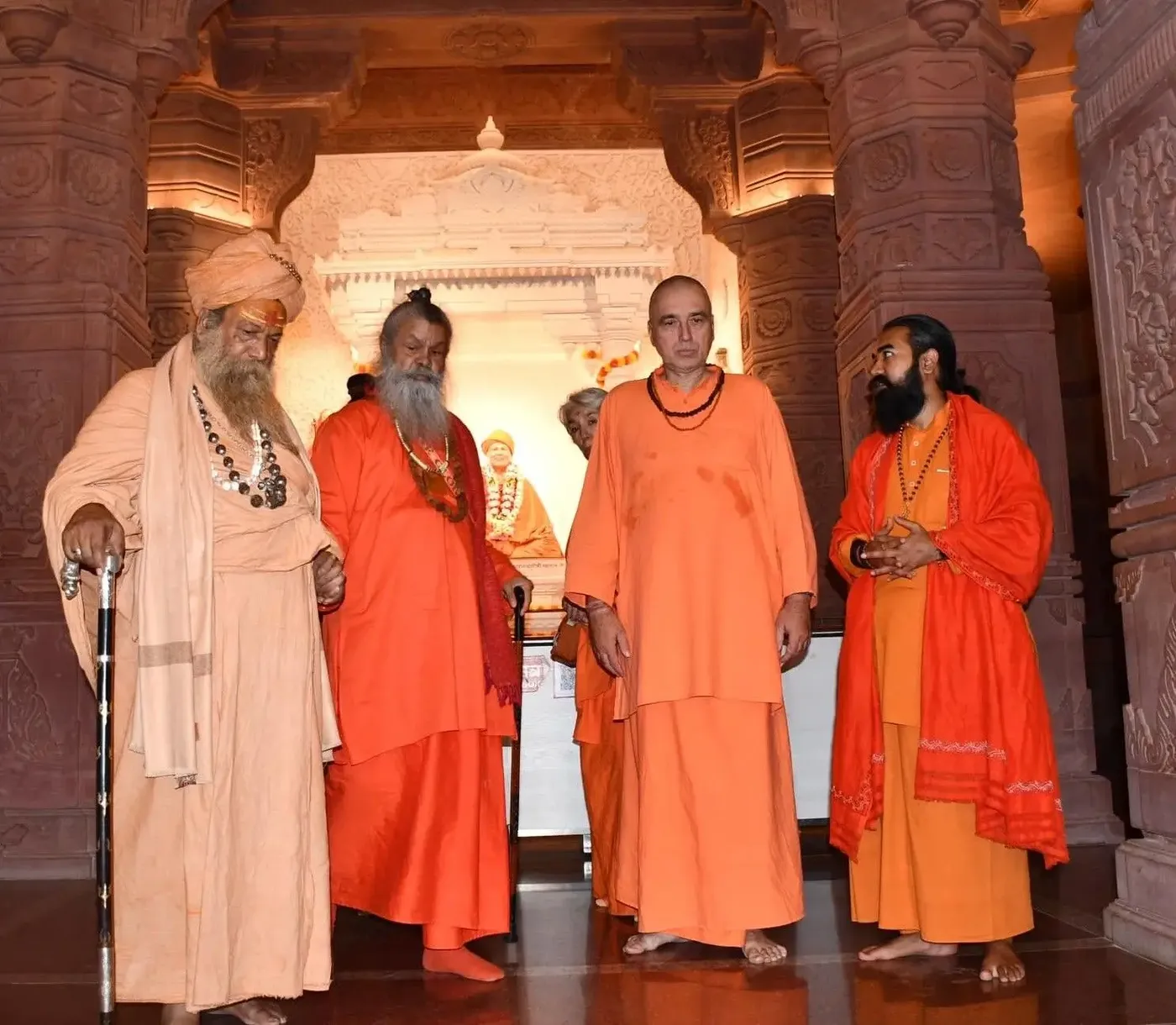 shree-acharya-mahamandaleshwar-vishokanand-bharti-ji-visits-om-ashram bodyImage